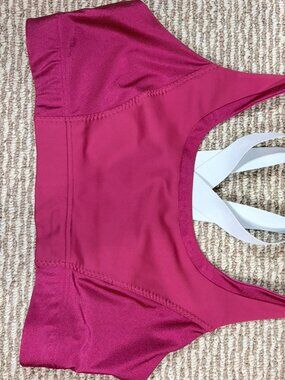 #114 Fabletics Magenta Criss Cross Back Medium Impact Sports Bra, Size XL